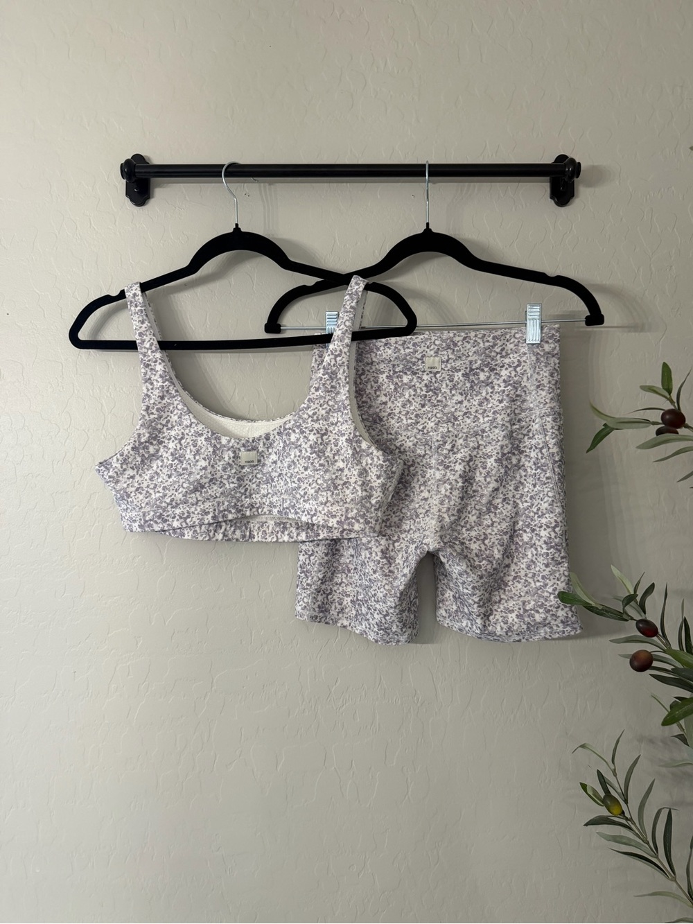 Vuori Floral Workout Set